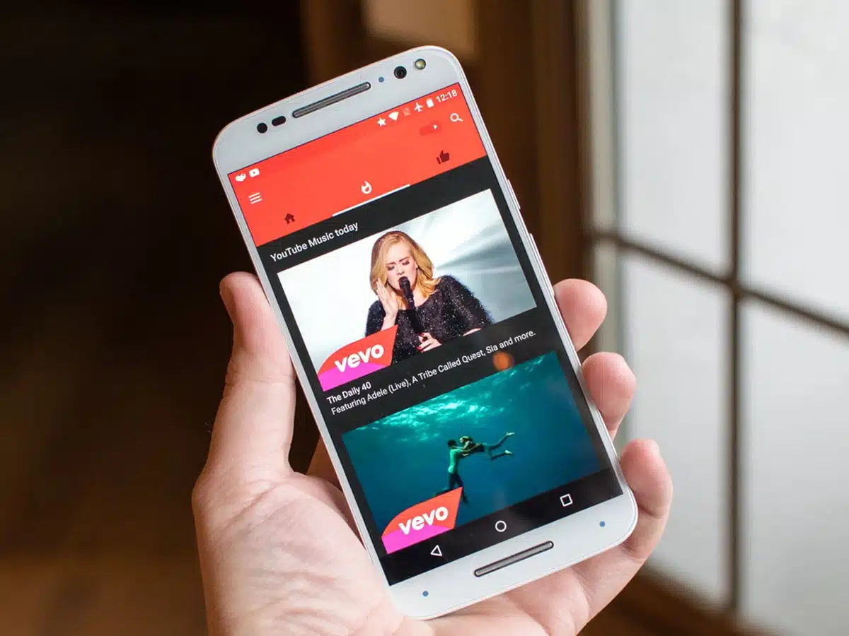 Listen to YouTube music in the background