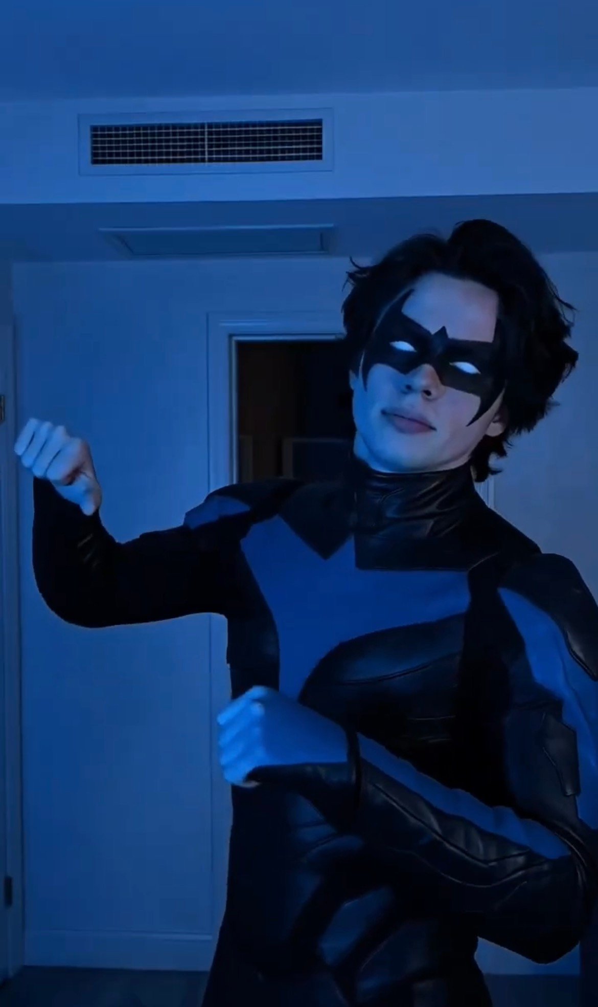 Cena original de referência do Asa Noturna